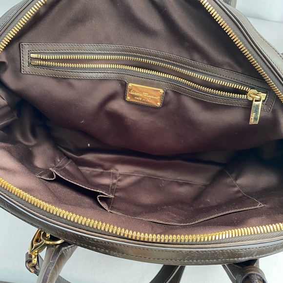 Salvatore Ferragamo Fiamma shoulder bag - Picture 10 of 10